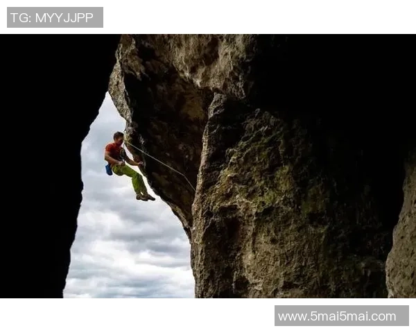 武汉攀岩队的蜕变之旅:从传统训练到现代竞技的全新探索 武汉攀岩队的蜕变之旅:从传统训练到现代竞技的全新探索